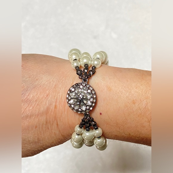 Faux Pearl 3 Strand Bracelet - Picture 6 of 10